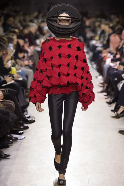 Look 9